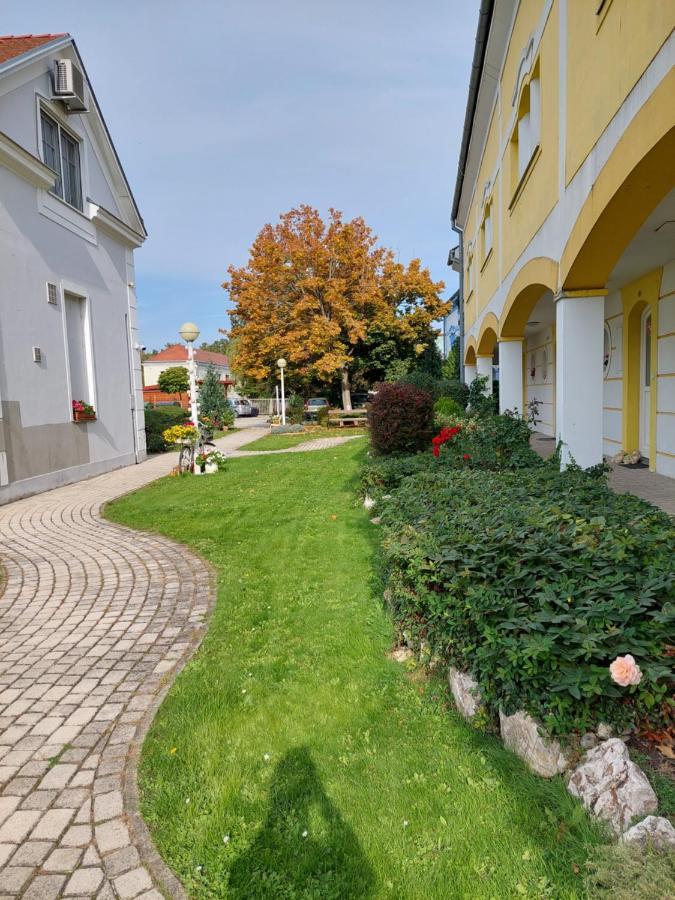 City Corner Thermal Mosonmagyaróvár Dış mekan fotoğraf